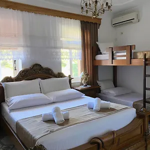 yuri-guest-house.albaniahotels.org/